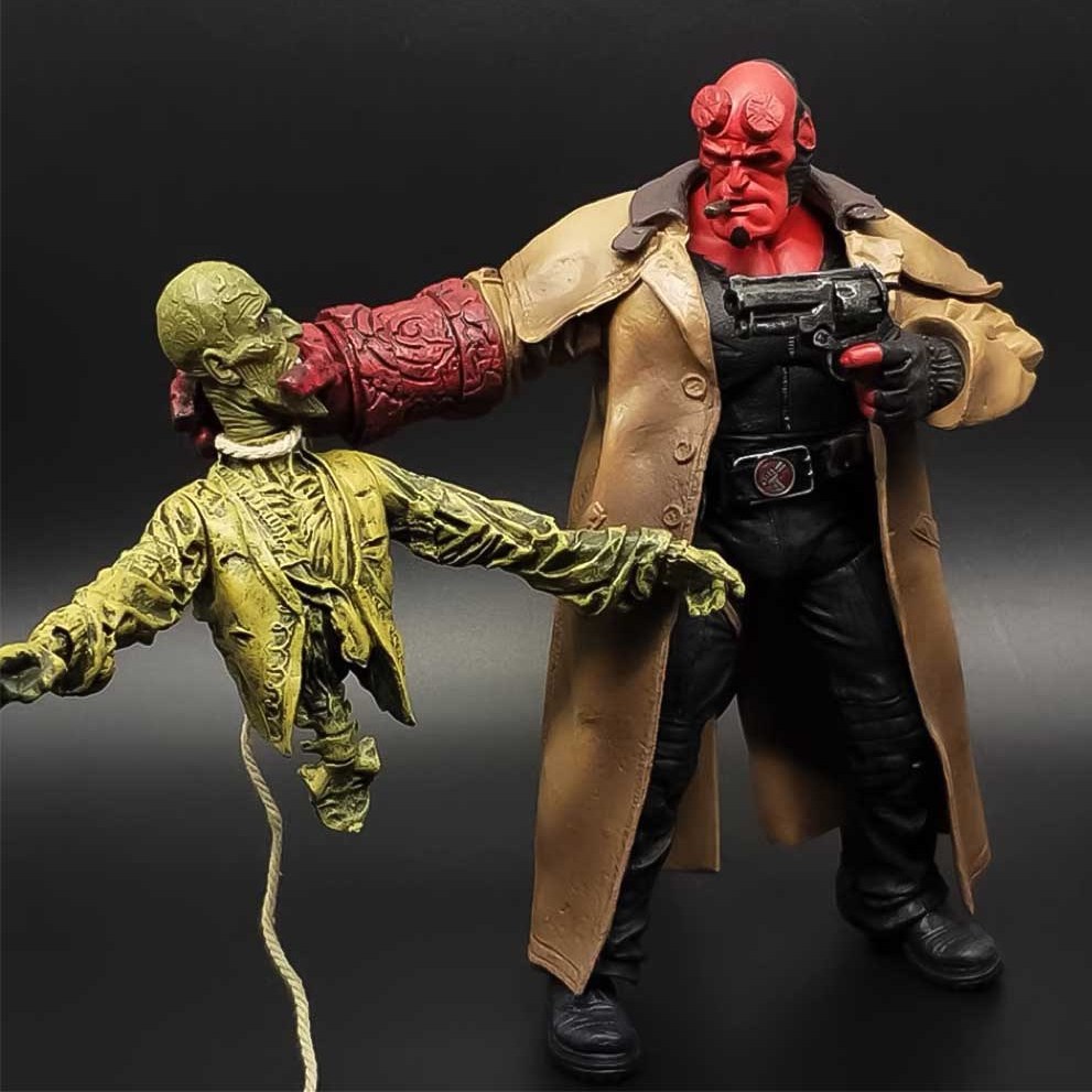اکشن فیگور هل‌بوی ایوان کورپس | Hellboy Ivan Corpse | برند Mezco Toys